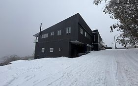 Cooroona Alpine Lodge